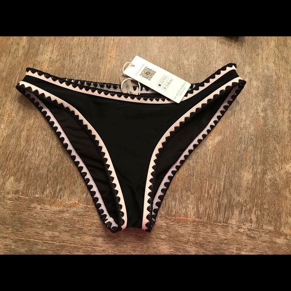 Bikini Set Size Small - Picture 4 of 4